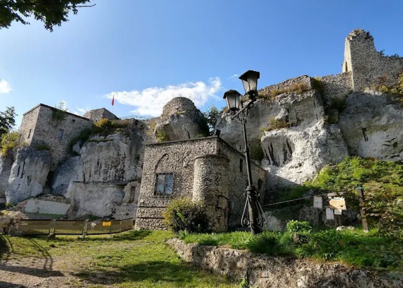 Bąkowiec Castle, Poland